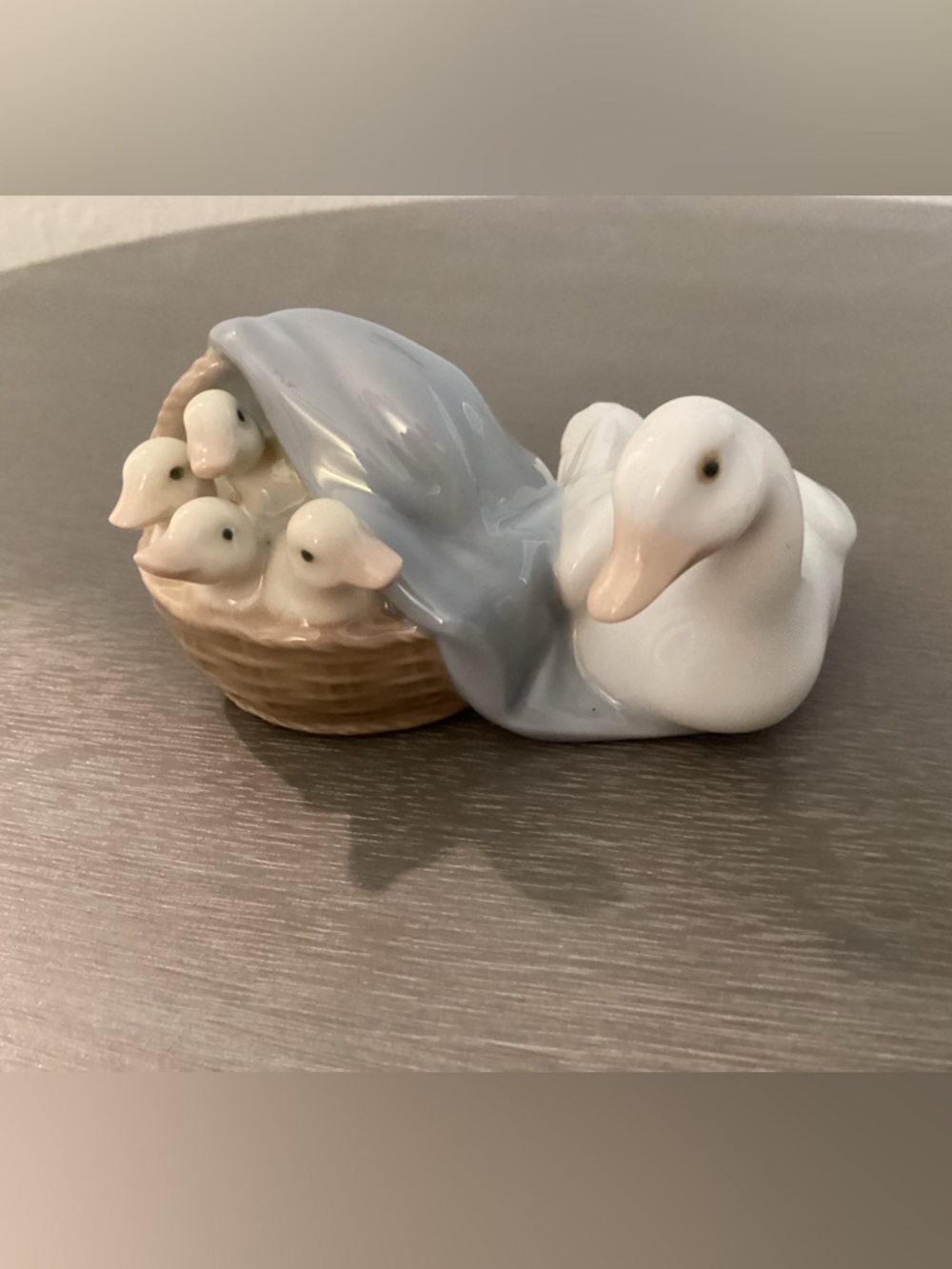 Lladro Ducklings Figurine Mother Duck With Babies In Basket #4895 - IEC